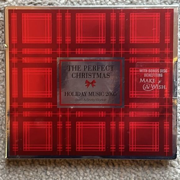 Vintage Bath & Body Works 2005 “The Perfect Christmas” Holiday Music CD - Picture 4 of 4